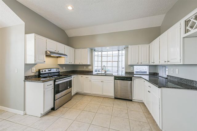 5507 Village Springs Drive, Kingwood, TX 77339