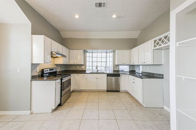 5507 Village Springs Drive, Kingwood, TX 77339