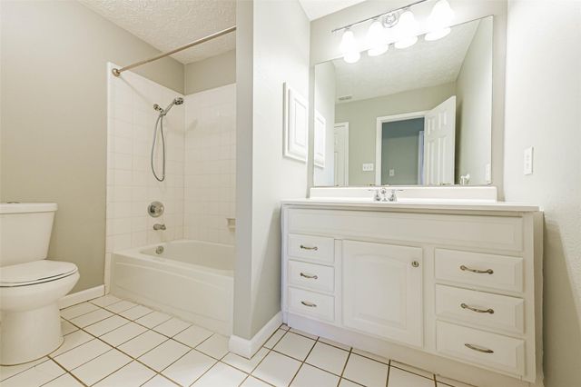 5507 Village Springs Drive, Kingwood, TX 77339