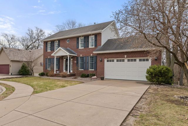 722 24th Avenue Court, Moline, IL 61265