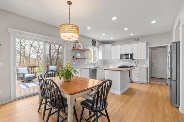 722 24th Avenue Court, Moline, IL 61265