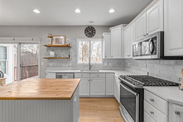 722 24th Avenue Court, Moline, IL 61265