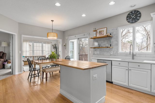 722 24th Avenue Court, Moline, IL 61265