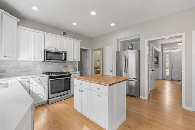 722 24th Avenue Court, Moline, IL 61265