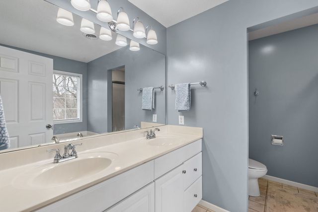 722 24th Avenue Court, Moline, IL 61265