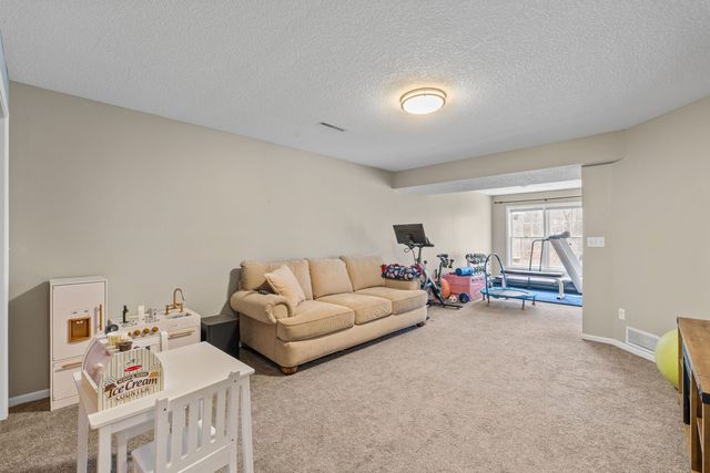 722 24th Avenue Court, Moline, IL 61265