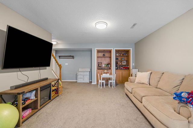 722 24th Avenue Court, Moline, IL 61265