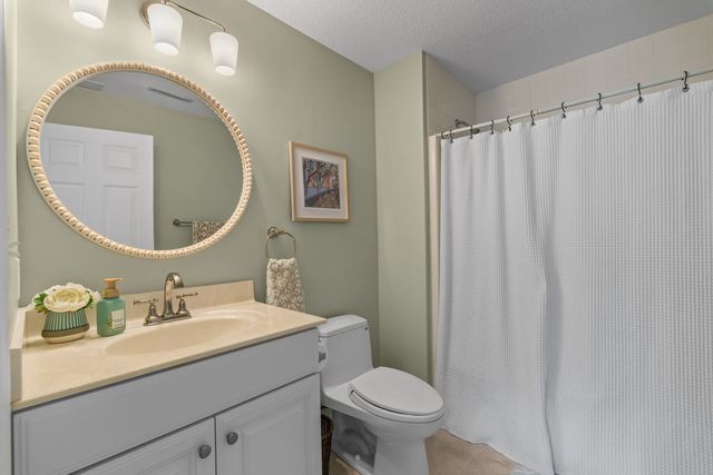 722 24th Avenue Court, Moline, IL 61265