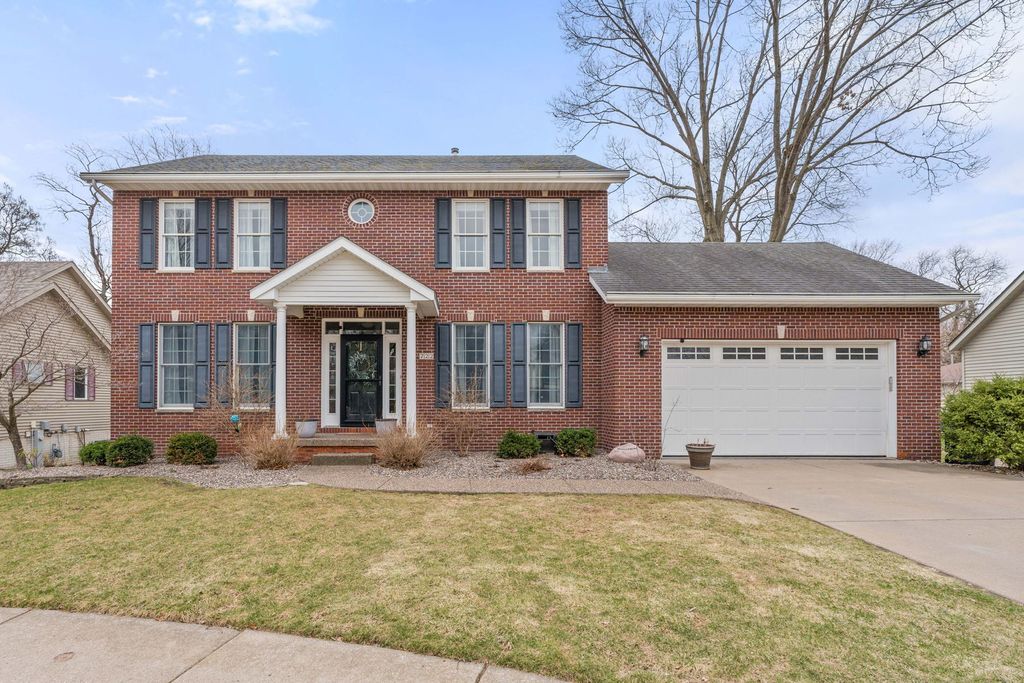 722 24th Avenue Court, Moline, IL 61265