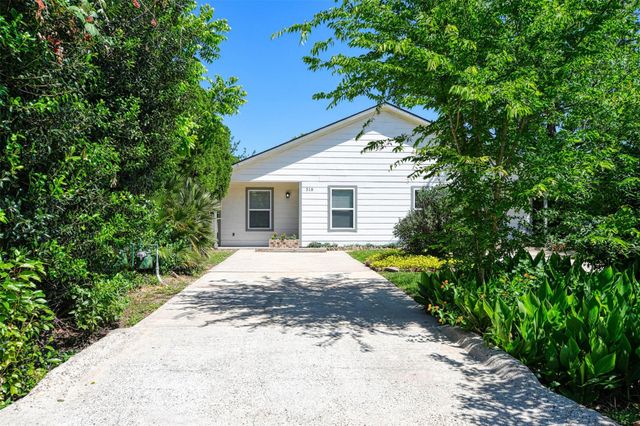 518 Moore Street, Tomball, TX 77375