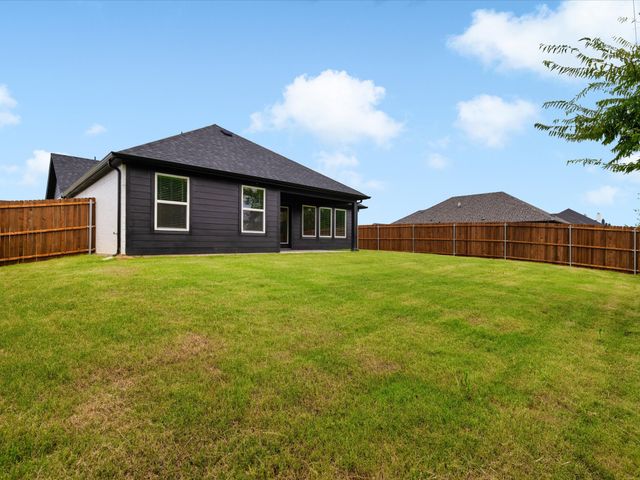 808 Tesslynn Avenue, Godley, TX 76044