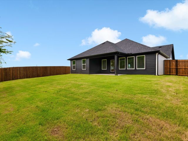 808 Tesslynn Avenue, Godley, TX 76044