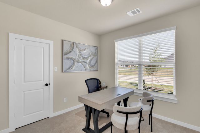 808 Tesslynn Avenue, Godley, TX 76044