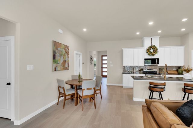 808 Tesslynn Avenue, Godley, TX 76044