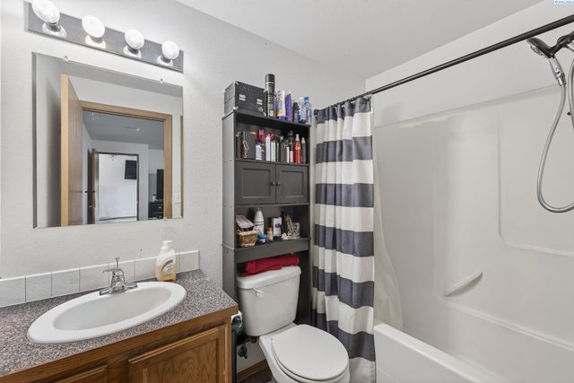 1315 E Gemstone St., Othello, WA 99344