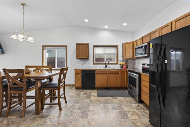 1315 E Gemstone St., Othello, WA 99344