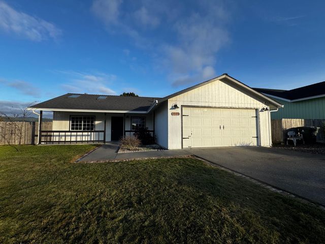 2300 Hannah Court, Fortuna, CA 95540