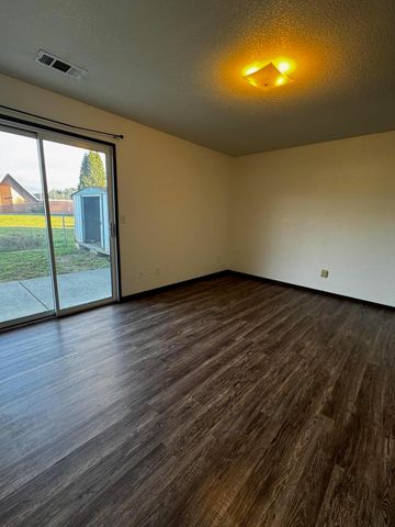 2300 Hannah Court, Fortuna, CA 95540