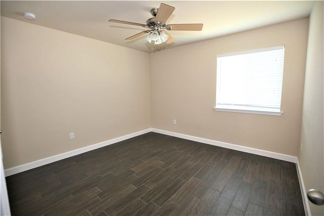 46 Churchill Farms DR, Georgetown, TX 78626