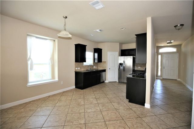 46 Churchill Farms DR, Georgetown, TX 78626