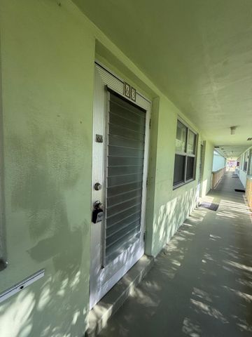 63 Norwich C, West Palm Beach, FL 33417