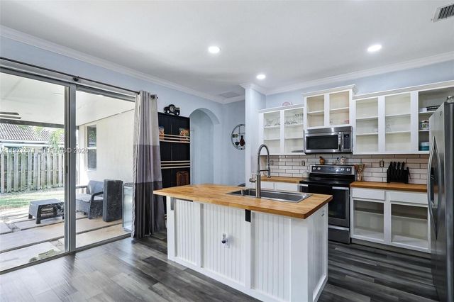 11868 SW 253rd St, Homestead, FL 33032