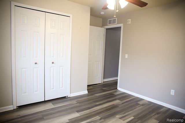 11405 N Woods Drive, Shelby Twp, MI 48317