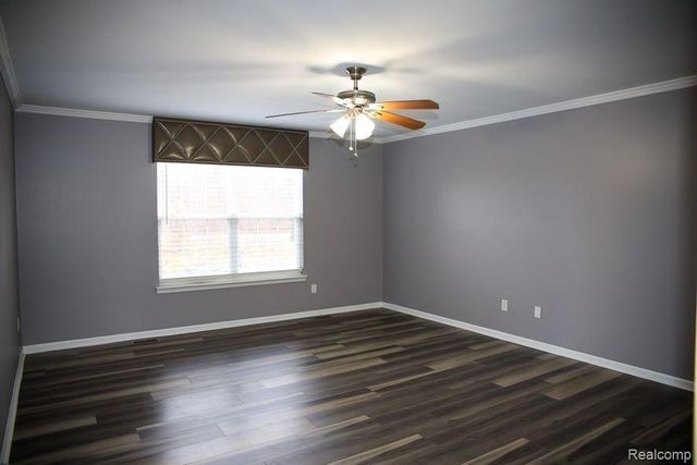 11405 N Woods Drive, Shelby Twp, MI 48317