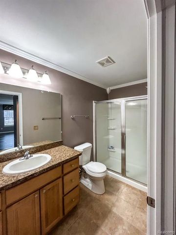 11405 N Woods Drive, Shelby Twp, MI 48317