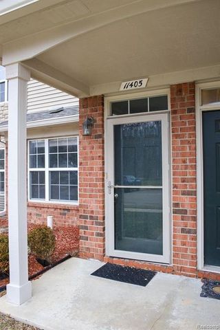 11405 N Woods Drive, Shelby Twp, MI 48317