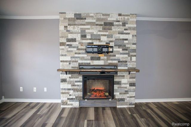 11405 N Woods Drive, Shelby Twp, MI 48317