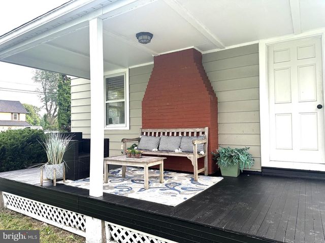 29 WASHINGTON LN, Coatesville, PA 19320