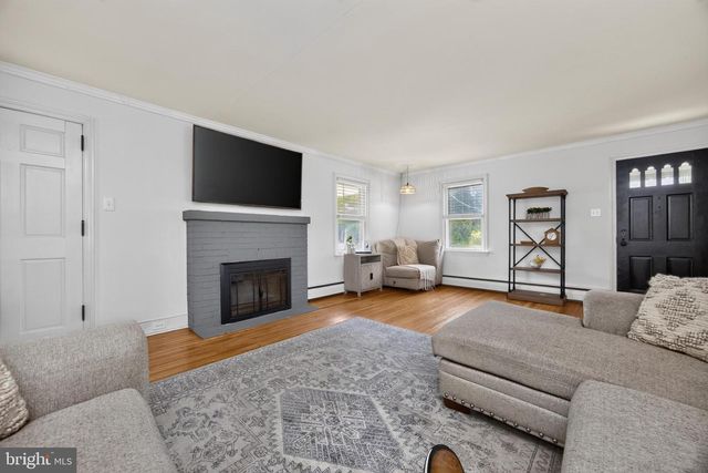 29 WASHINGTON LN, Coatesville, PA 19320