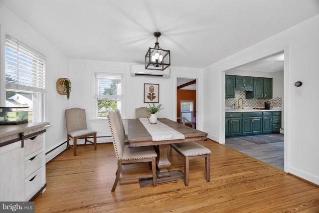 29 WASHINGTON LN, Coatesville, PA 19320