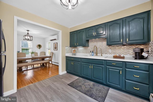 29 WASHINGTON LN, Coatesville, PA 19320