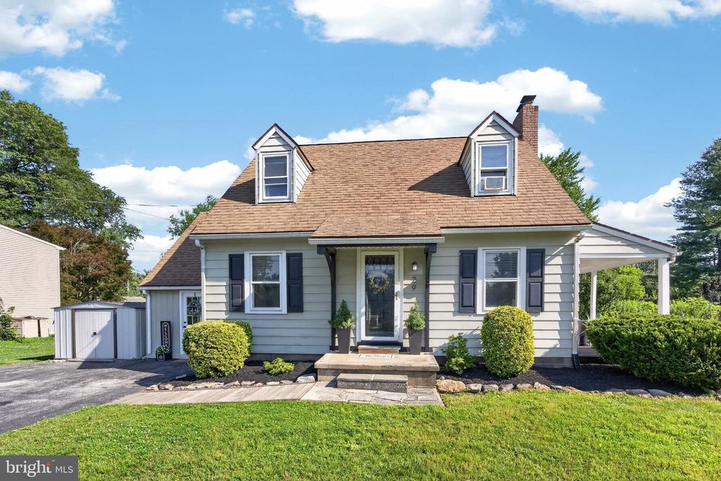 29 WASHINGTON LN, Coatesville, PA 19320