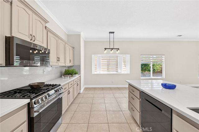 13295 SEA GULL Drive, Victorville, CA 92395