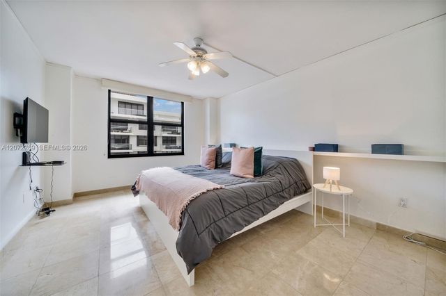 9801 Collins Avenue 19H, Bal Harbour, FL 33154