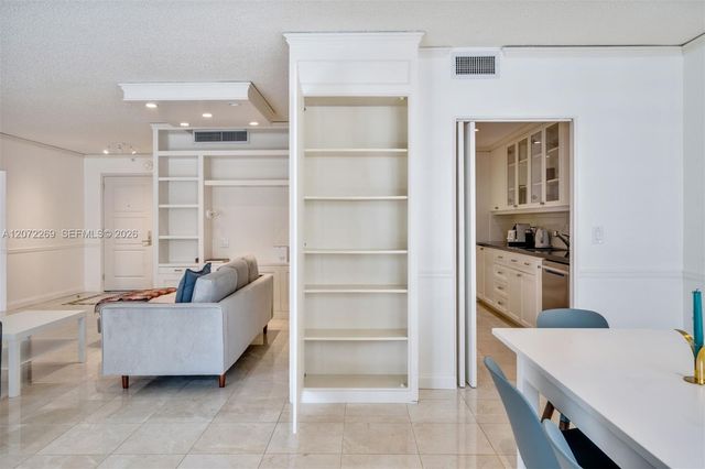 9801 Collins Avenue 19H, Bal Harbour, FL 33154