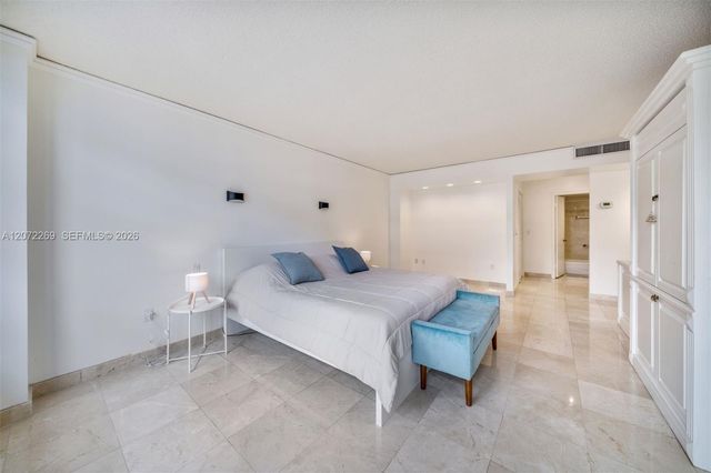 9801 Collins Avenue 19H, Bal Harbour, FL 33154