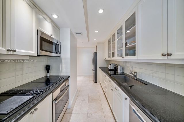 9801 Collins Avenue 19H, Bal Harbour, FL 33154