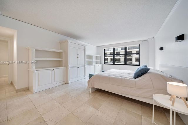 9801 Collins Avenue 19H, Bal Harbour, FL 33154