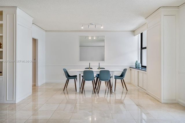 9801 Collins Avenue 19H, Bal Harbour, FL 33154