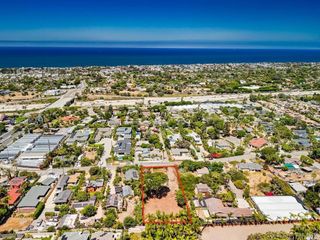 975 Urania Avenue, Encinitas, CA 92024