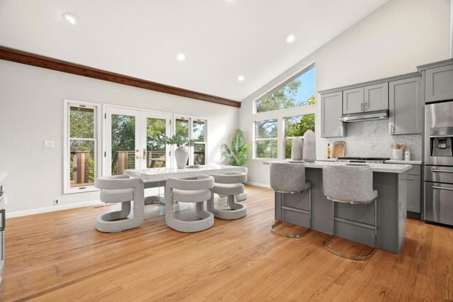 10140 Hillcrest Road, Cupertino, CA 95014