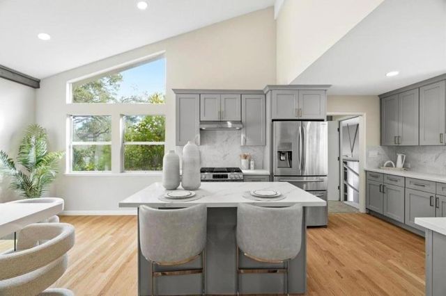 10140 Hillcrest Road, Cupertino, CA 95014