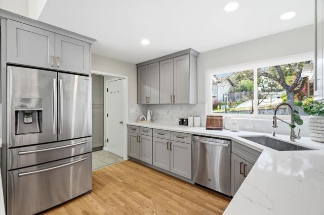 10140 Hillcrest Road, Cupertino, CA 95014