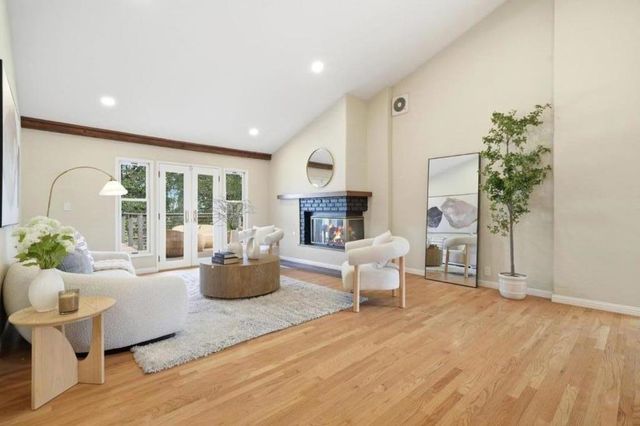 10140 Hillcrest Road, Cupertino, CA 95014