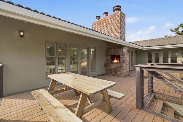 10140 Hillcrest Road, Cupertino, CA 95014