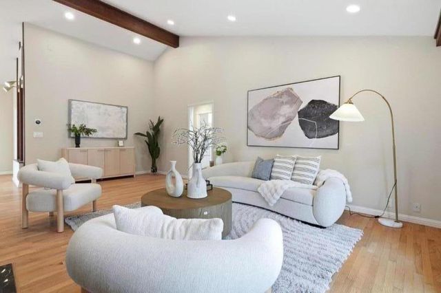 10140 Hillcrest Road, Cupertino, CA 95014